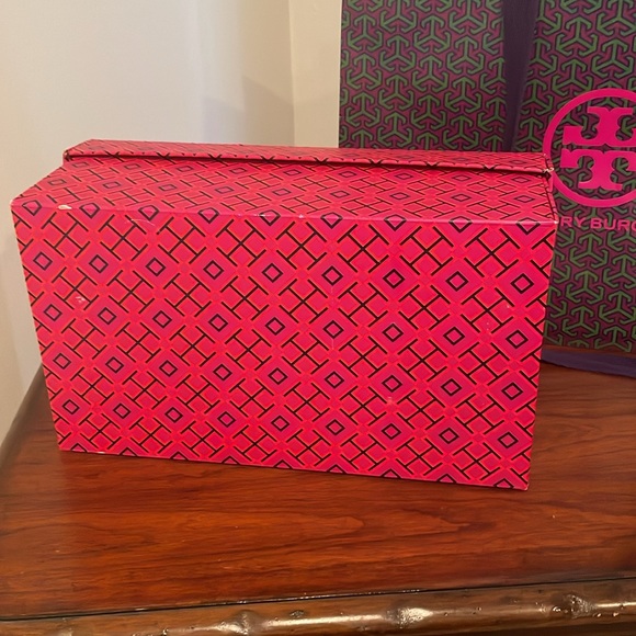 Tory Burch Shoe Box and Bag Tote - Picture 2 of 6